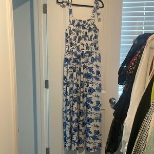 Only worn once maxi dress! Got on Amazon